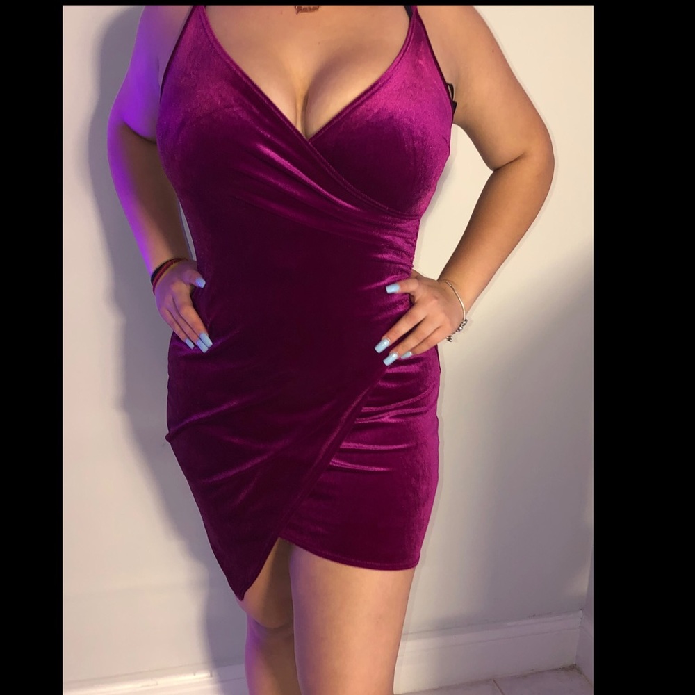 Sexy velvet purple mini dress 🔥💜
